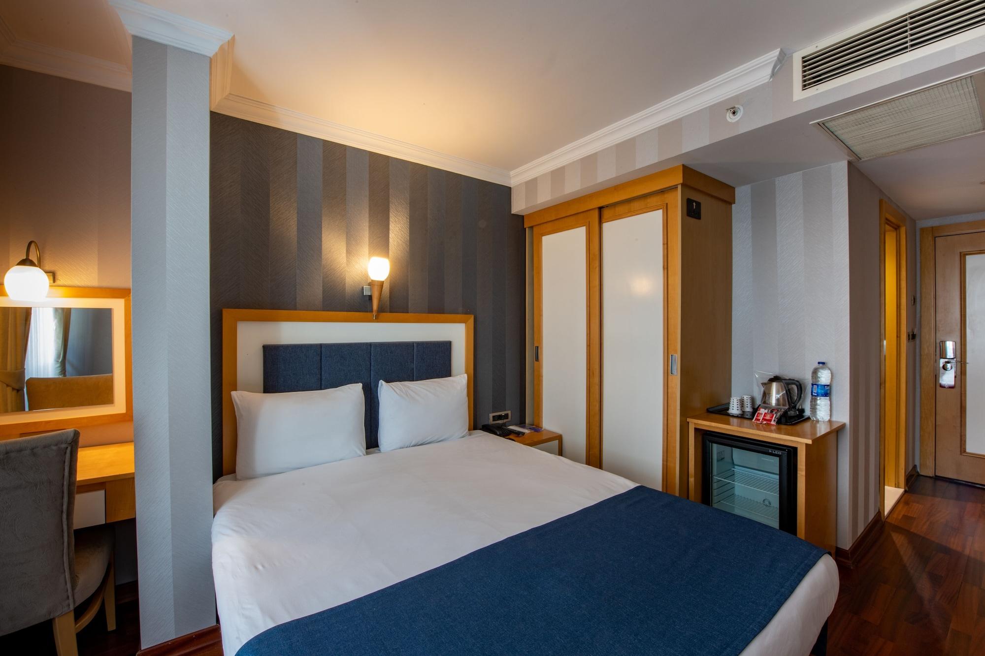 Nova Plaza Taksim Square Hotel Istanbul Exterior photo