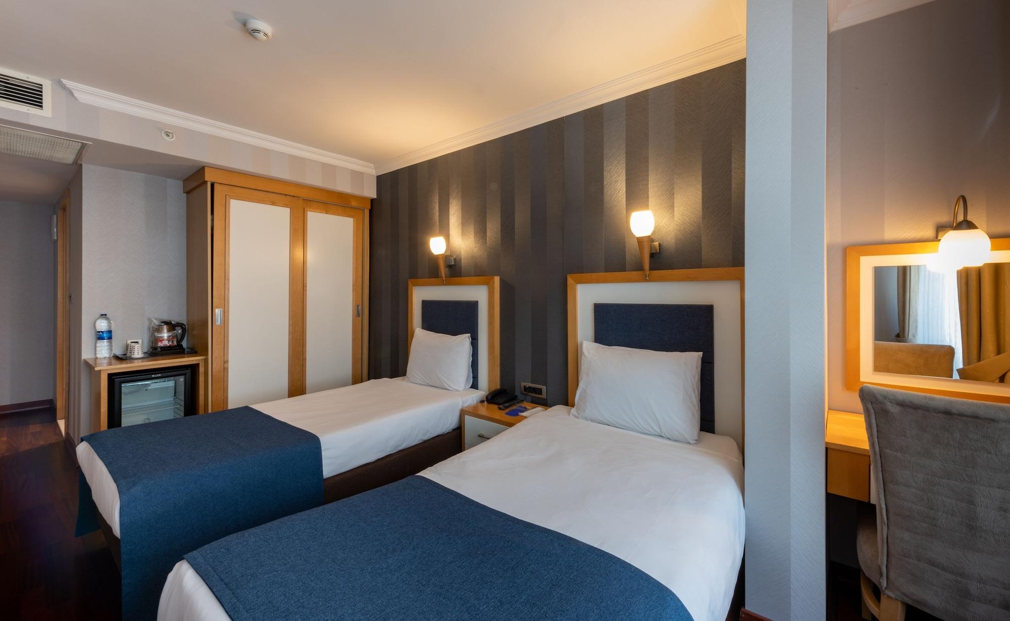 Nova Plaza Taksim Square Hotel Istanbul Exterior photo