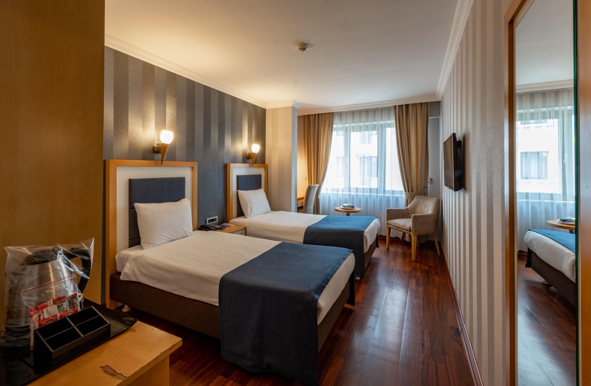Nova Plaza Taksim Square Hotel Istanbul Exterior photo