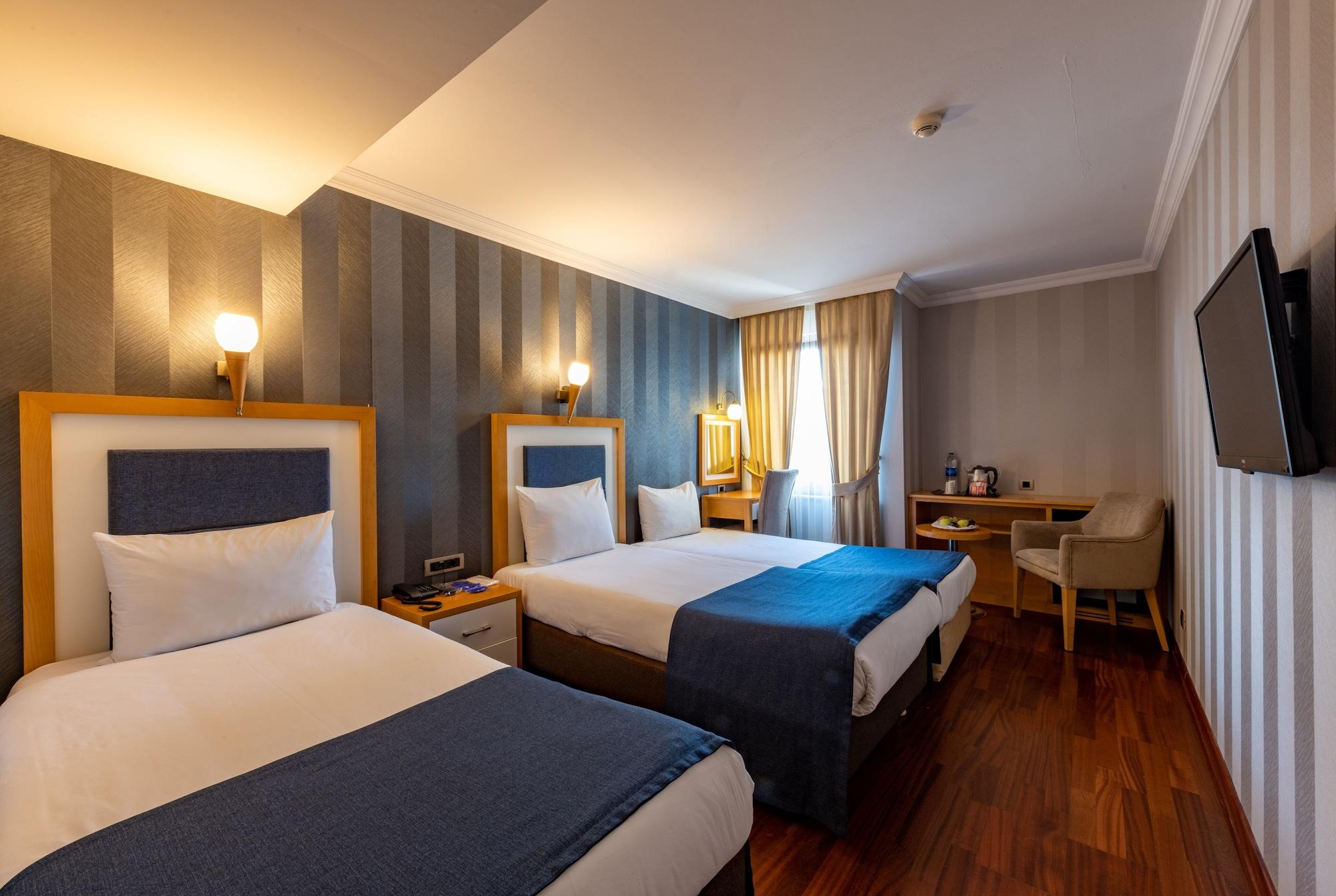 Nova Plaza Taksim Square Hotel Istanbul Exterior photo